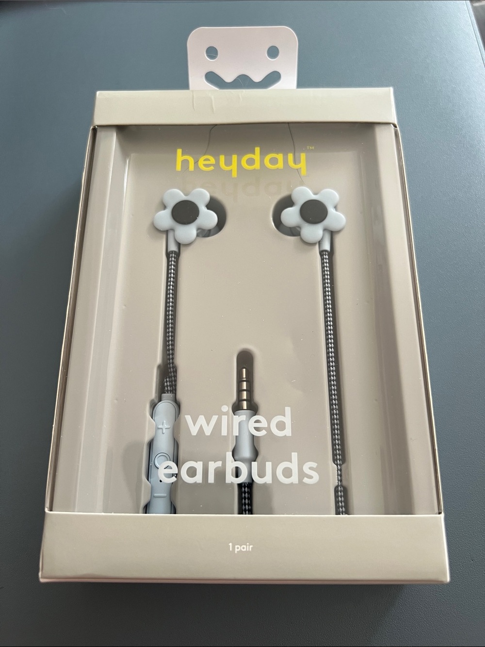 heyday Wired Earbuds in Light Gray with Flower Accents